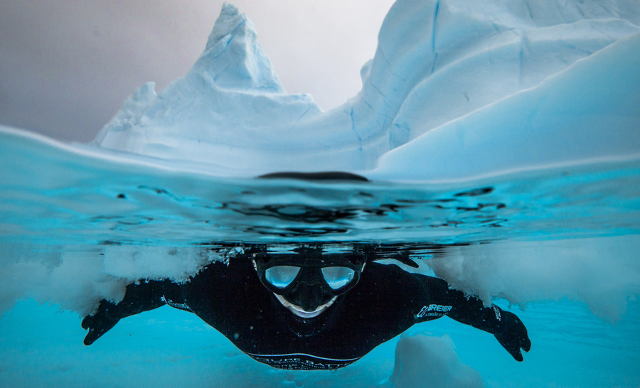 Apnéiste en eau froide © Alex Voyer
