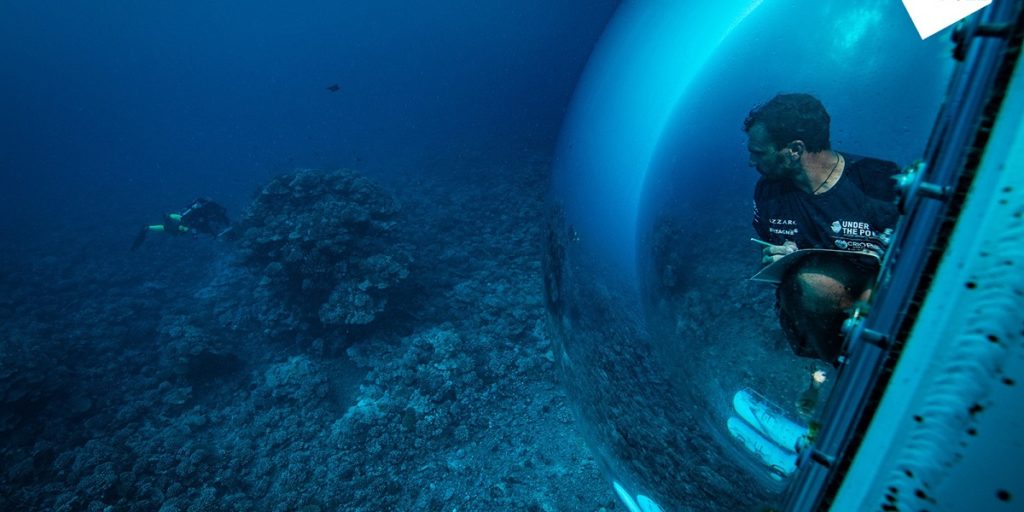 Capsule immergée en Polynésie par Under The Pole. © Franck Gazzola Under The Pole Zeppelin