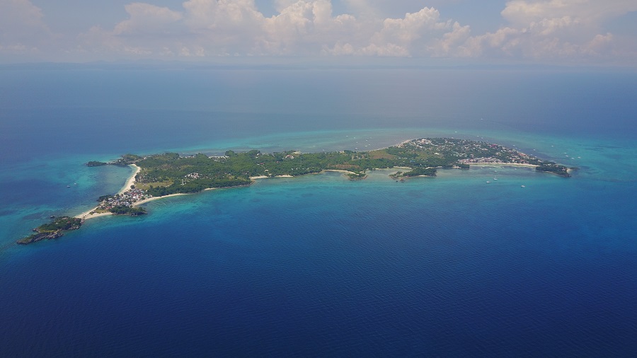 Une vue aérienne de Malapascua, une île que certains visiteurs ne veulent jamais quitter. © Matt Reed